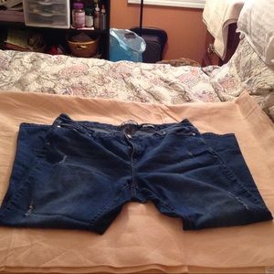 Ann Klein distressed jeans